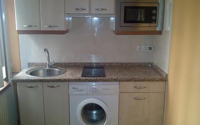 Cuina de Apartament de lloguer en Salamanca Capital amb Moblat