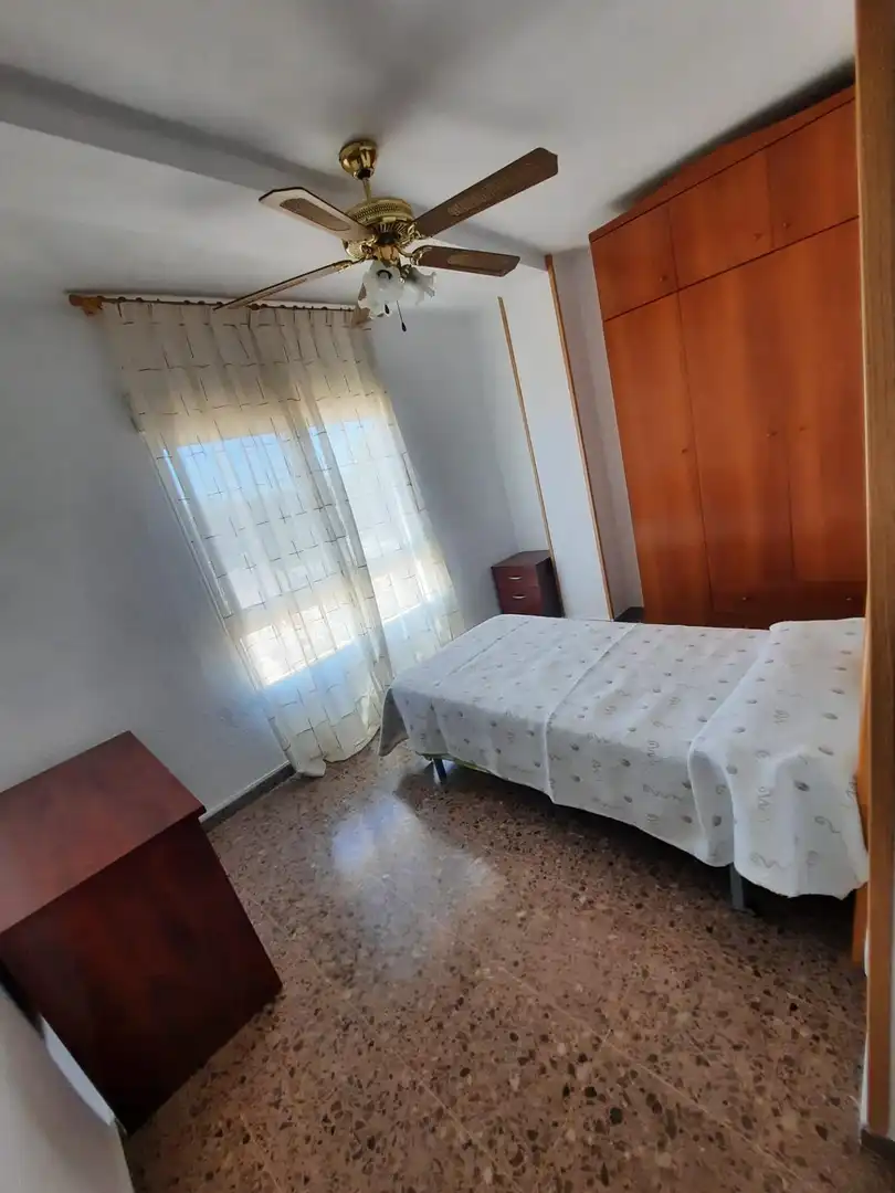 Bedroom of Flat for rent in Valencia