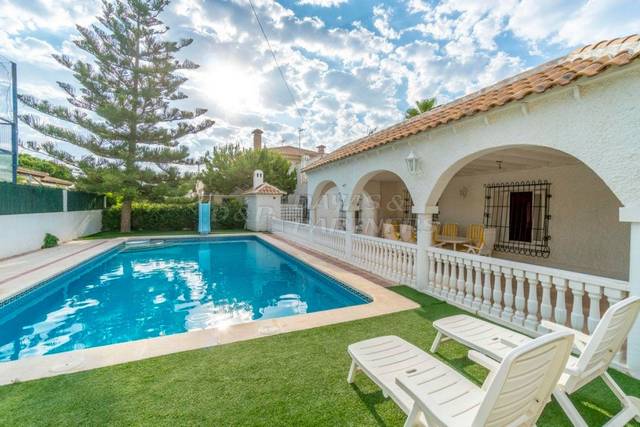 Casa-chalet en Venta en Punta Prima