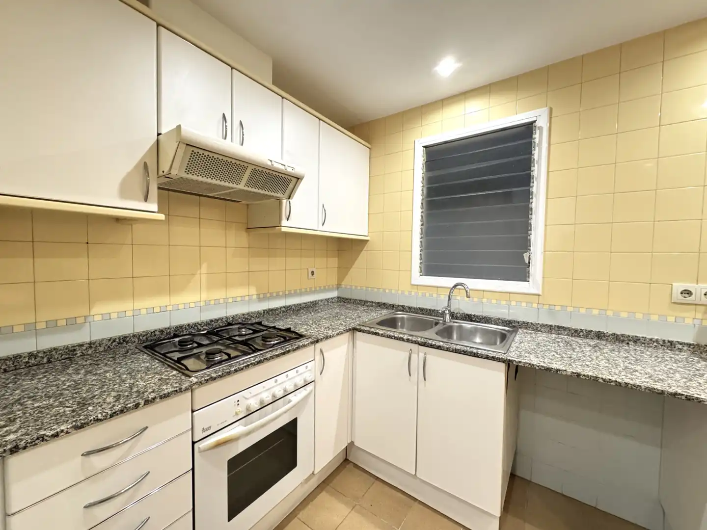 Cocina de Piso en venta en Barcelona con Calefacción, Parquet y Horno