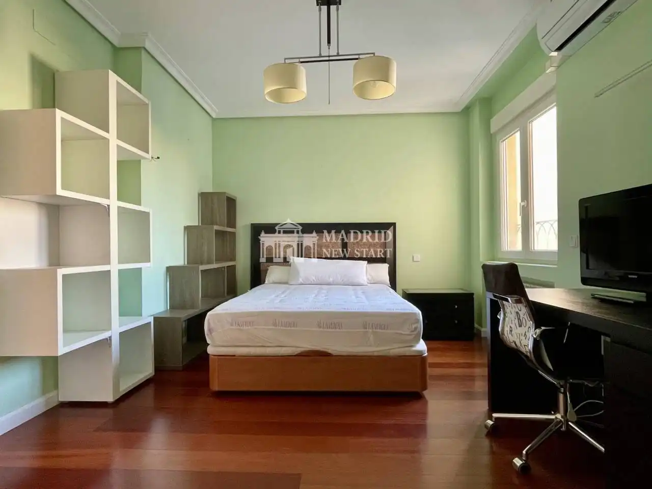 Schlafzimmer von Wohnung zur Miete in Madrid mit Klimaanlage, Heizung und Parkett