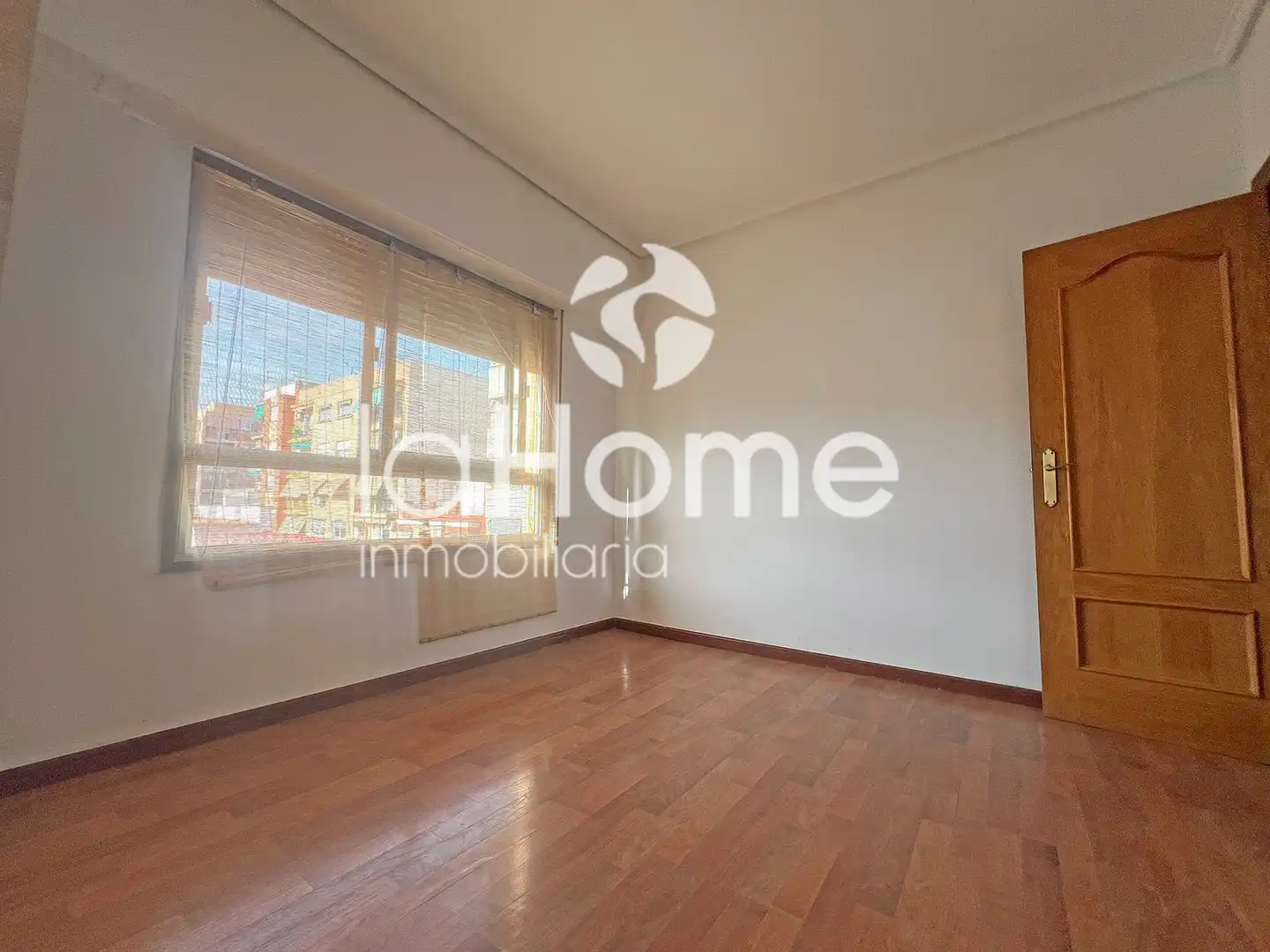 Flat for sale in Paterna  with Parquet flooring, Terrace and Storage room