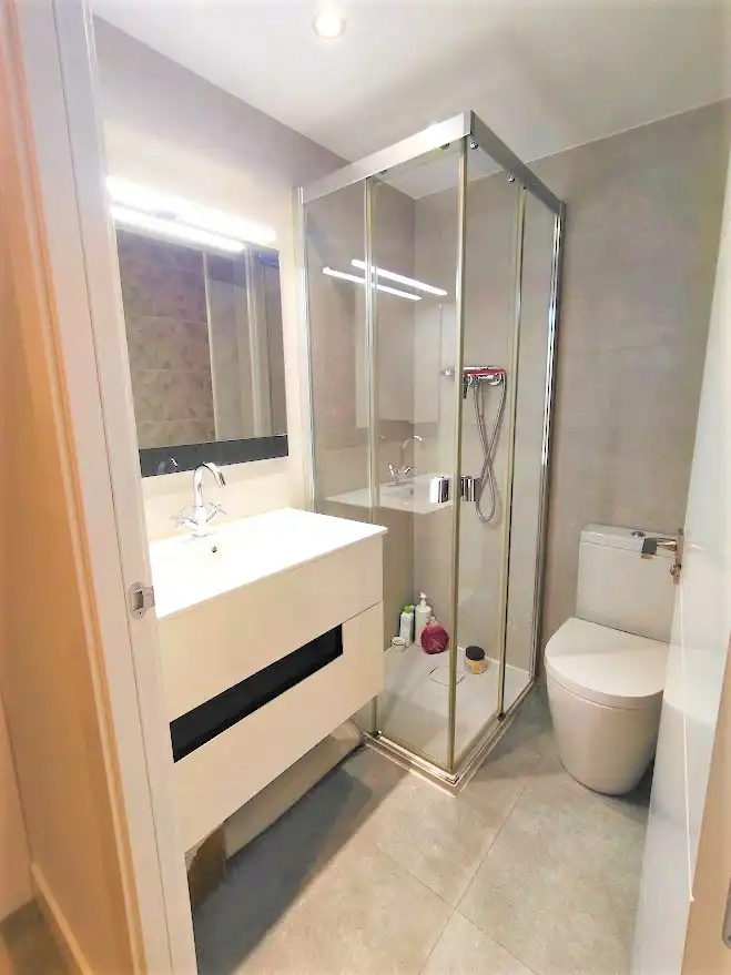 Bany de Apartament en venda en Lleida amb Aire condicionat, Calefacció i Parquet