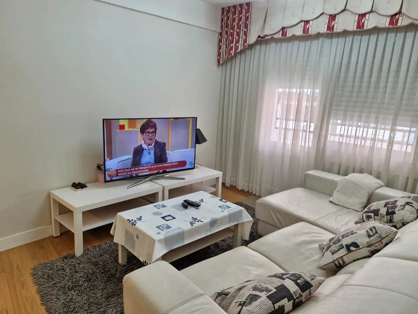 Sala d'estar de Pis de lloguer en Bilbao  amb Calefacció, Parquet i Moblat