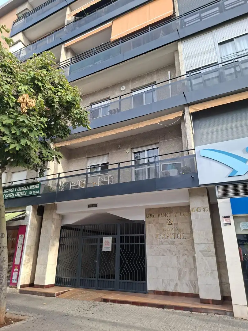 Vista exterior de Local en venta en Sevilla con Aire acondicionado