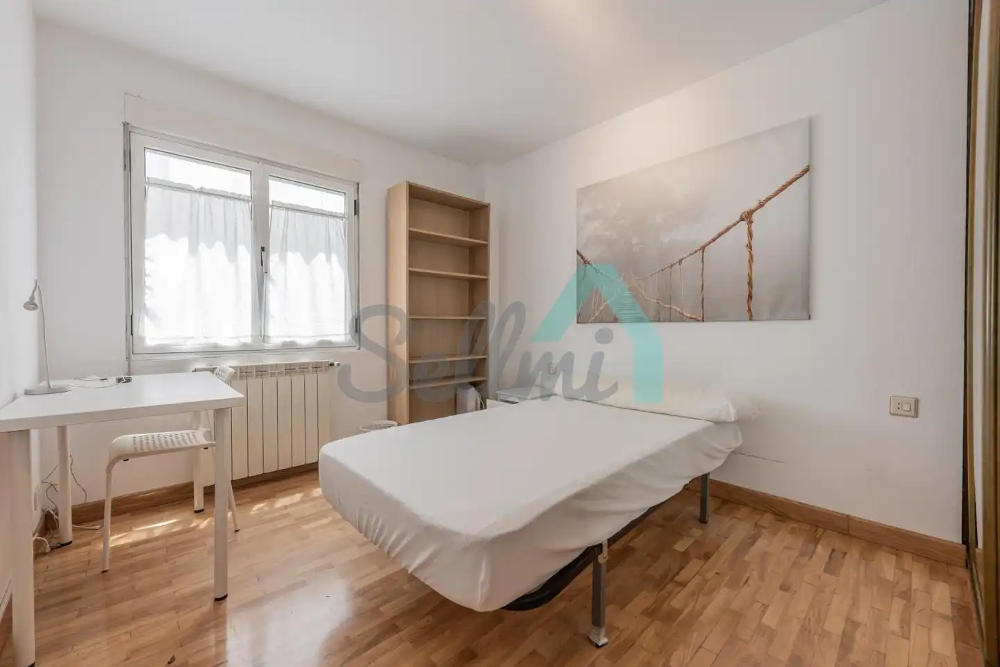 Habitación en Escultor Laviada, Vallobín
