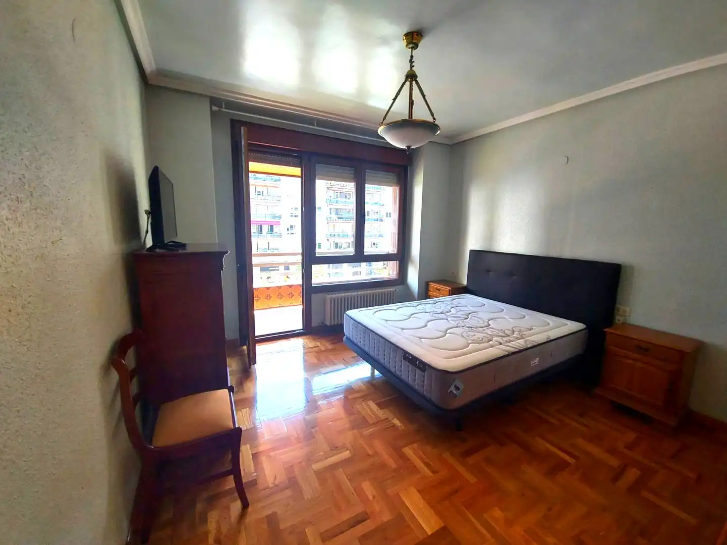 Dormitori de Pis en venda en  Logroño amb Calefacció, Parquet i Terrassa