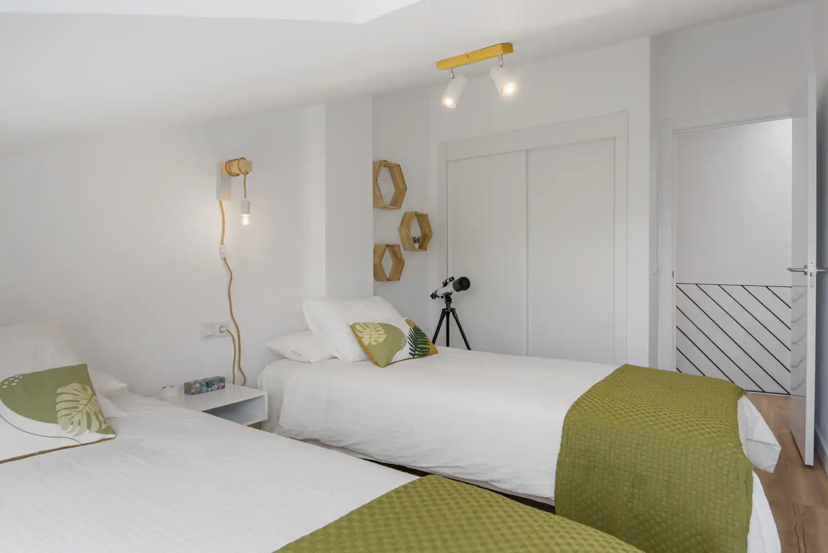Habitación de Dúplex en venta en Ojén con Aire acondicionado, Terraza y Trastero