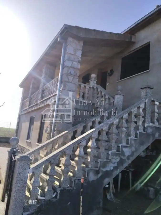 Casa o chalet en venta en LA TORRE, Parada de Arriba