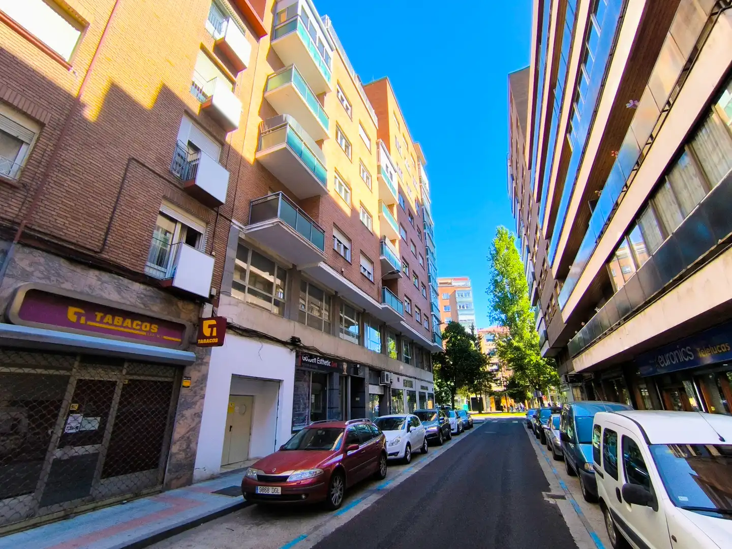 Vista exterior de Local en venta en Palencia con Aire acondicionado, Calefacción y Amueblado