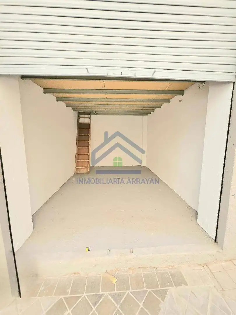 Piso en venta en Granada con Terraza y Amueblado