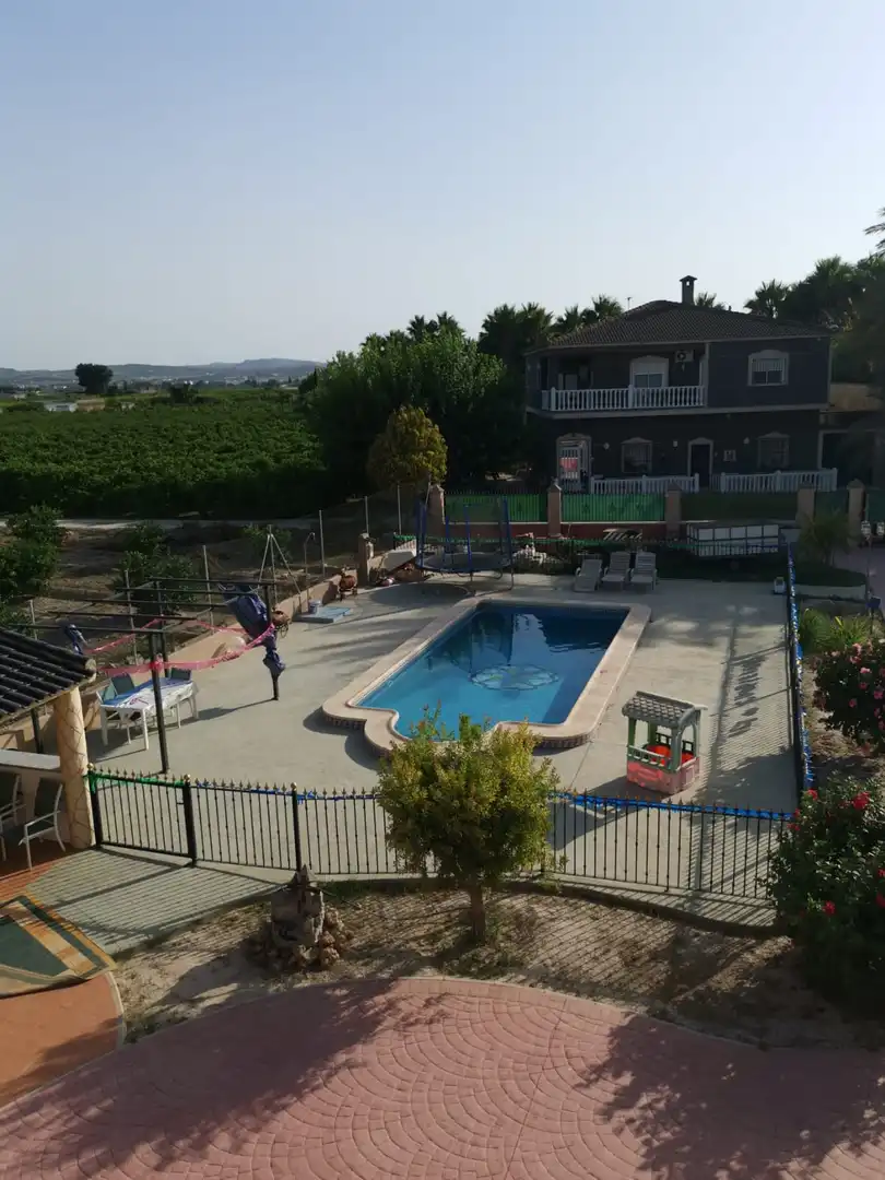 Piscina de Casa o xalet en venda en Orihuela amb Jardí privat i Moblat