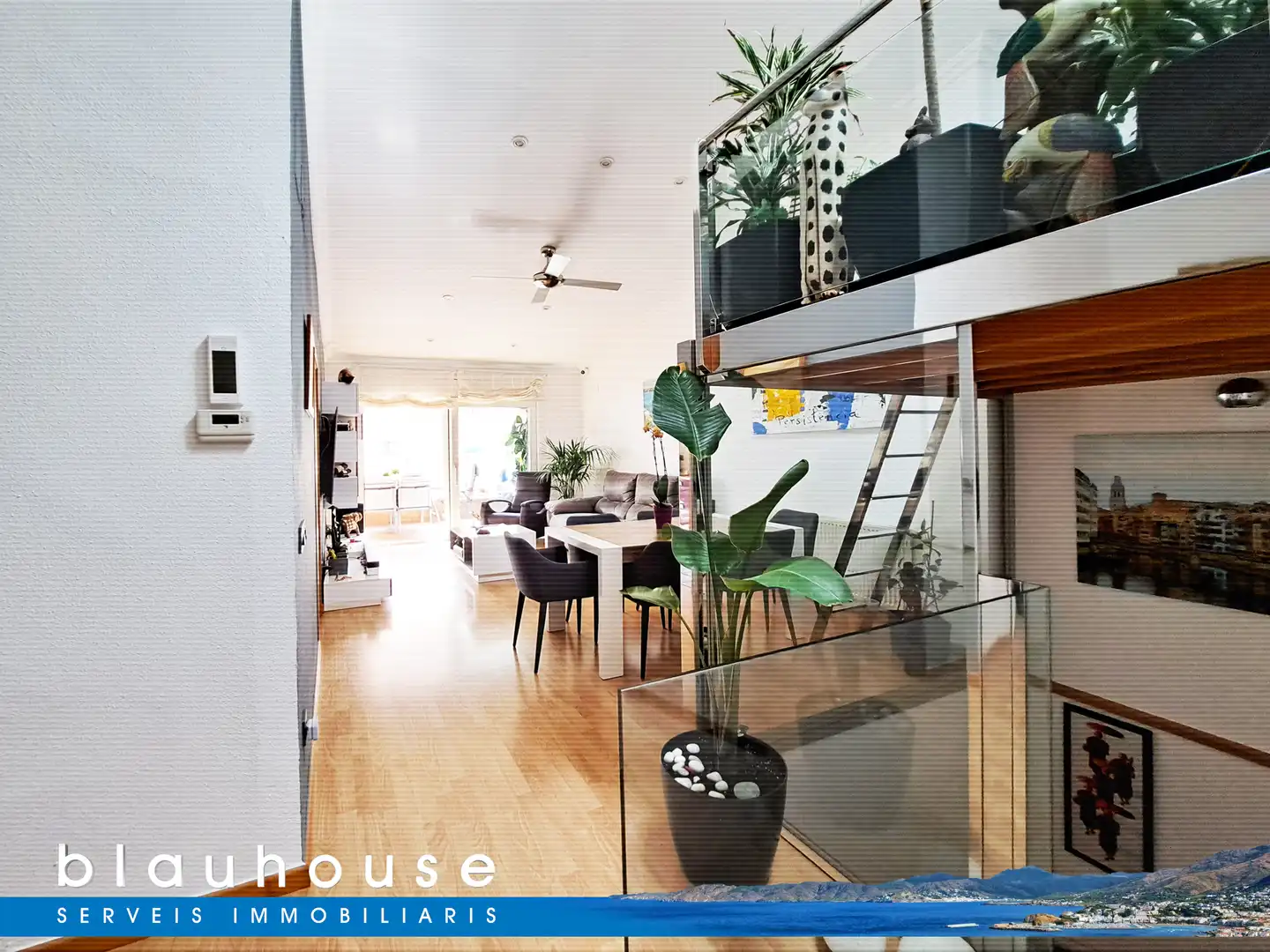 Sala de estar de Casa adosada en venta en Llançà con Aire acondicionado, Calefacción y Parquet
