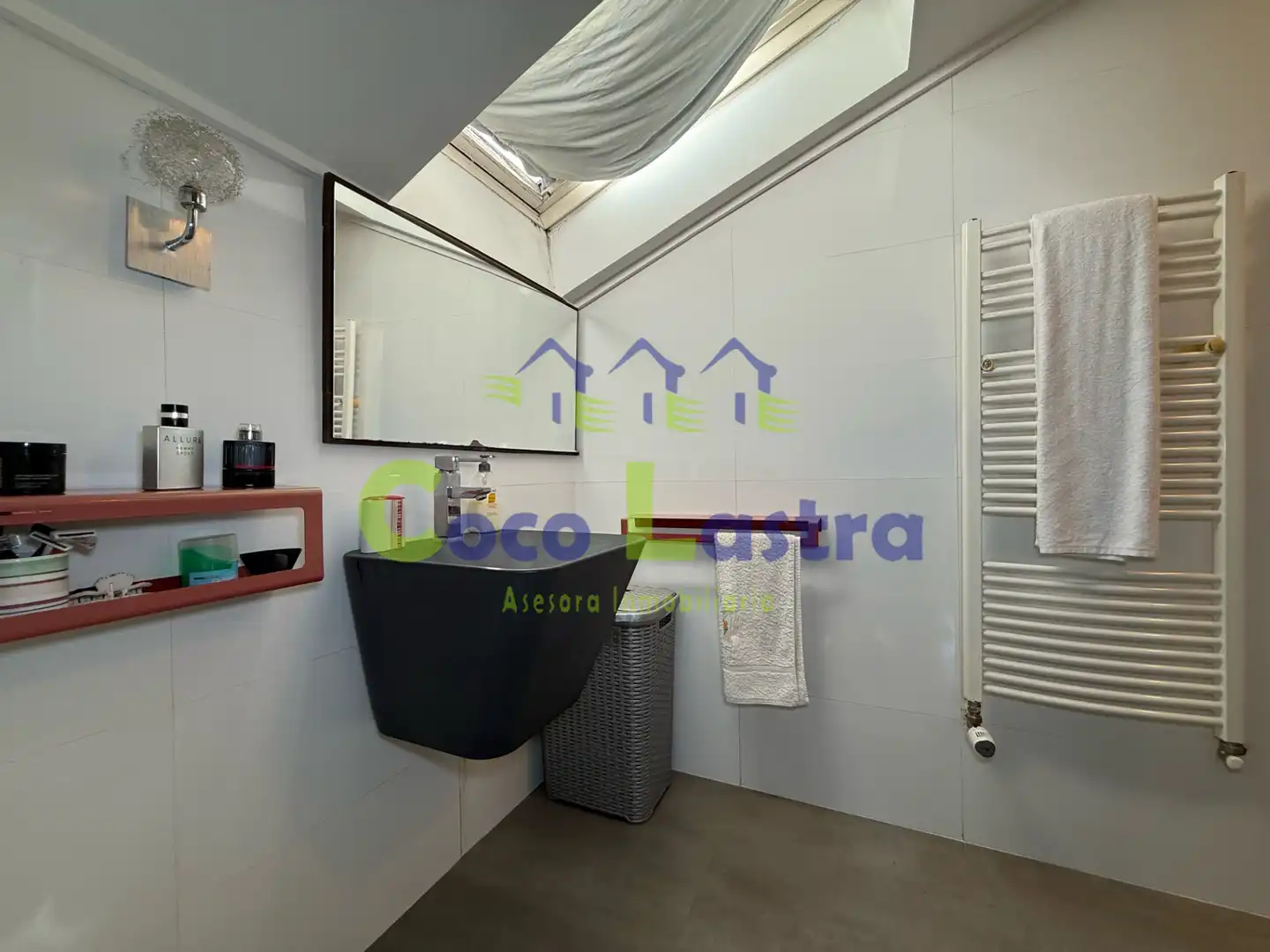 Bathroom of Houses for sale in Monterrubio de Armuña  with Air Conditioner, Heating and Private garden