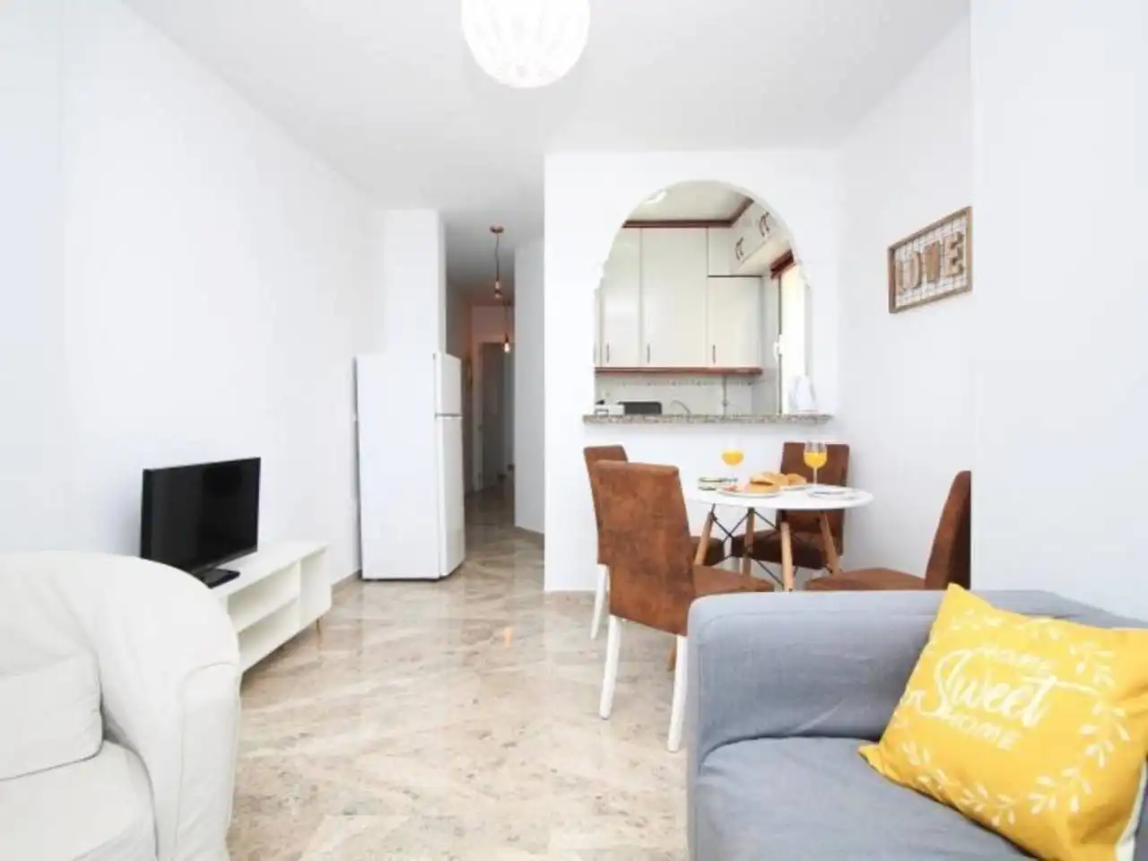 Flat with lift to rent in Avenida Mediterráneo, imagen 3