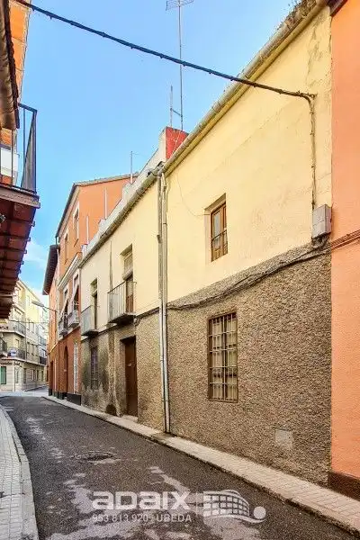 Vista exterior de Casa o xalet en venda en Úbeda amb Terrassa, Traster i Balcó