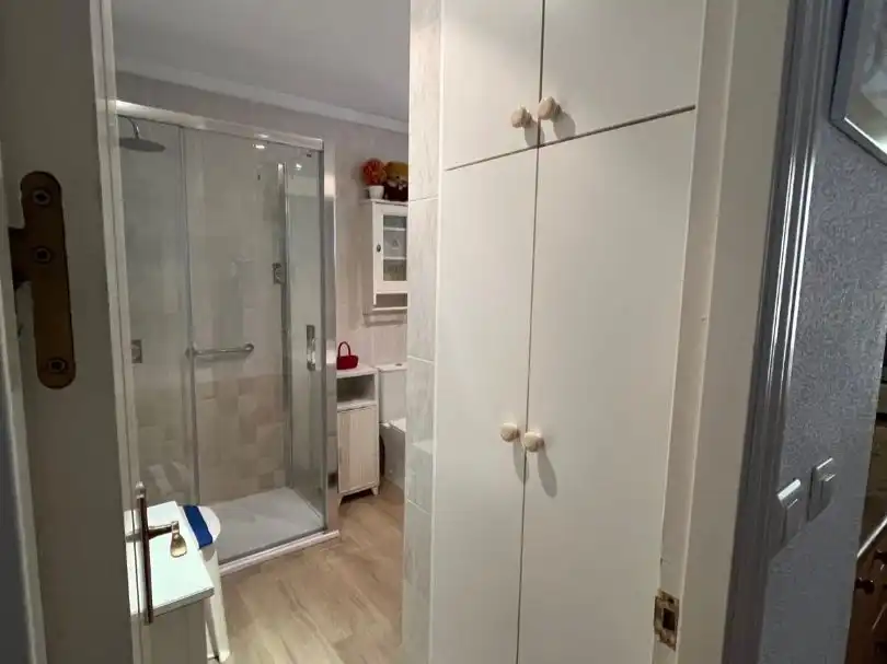 Badezimmer von Wohnungen zur Miete in Playa de los Boliches