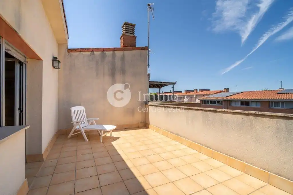 Terrasse von Einfamilien-Reihenhaus zum Verkauf in Lleida mit Klimaanlage, Heizung und Privatgarten