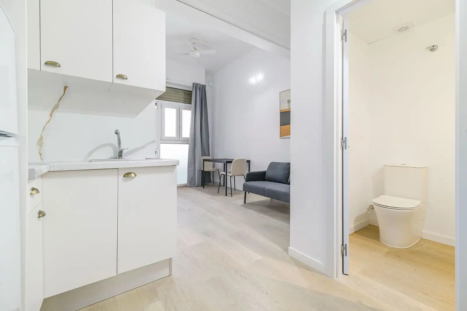 Bedroom of Flat for sale in Barberà del Vallès