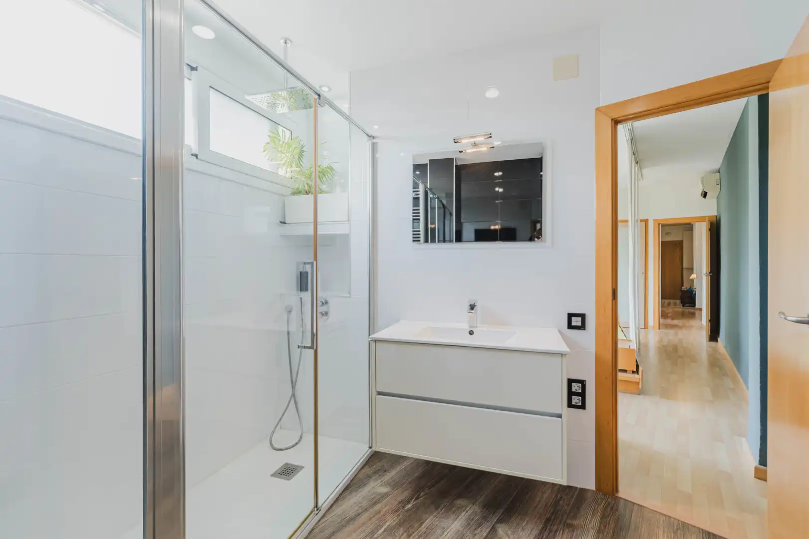 Bathroom of Flat for sale in Barcelona  with Air Conditioner, Heating and Parquet flooring