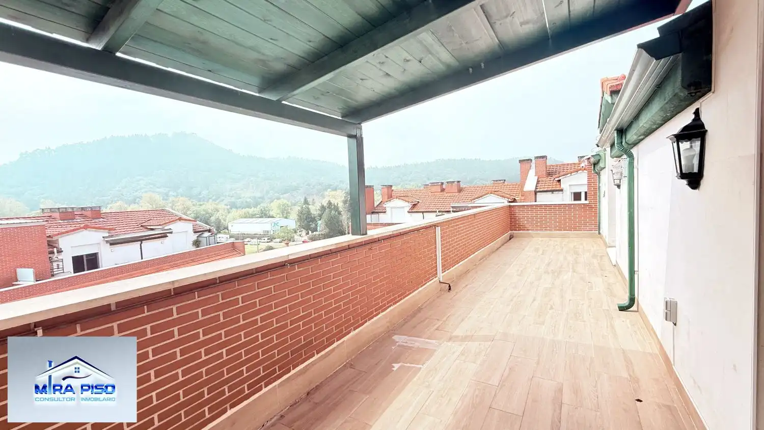 Terraza de Ático en venta en Entrambasaguas con Calefacción, Parquet y Terraza