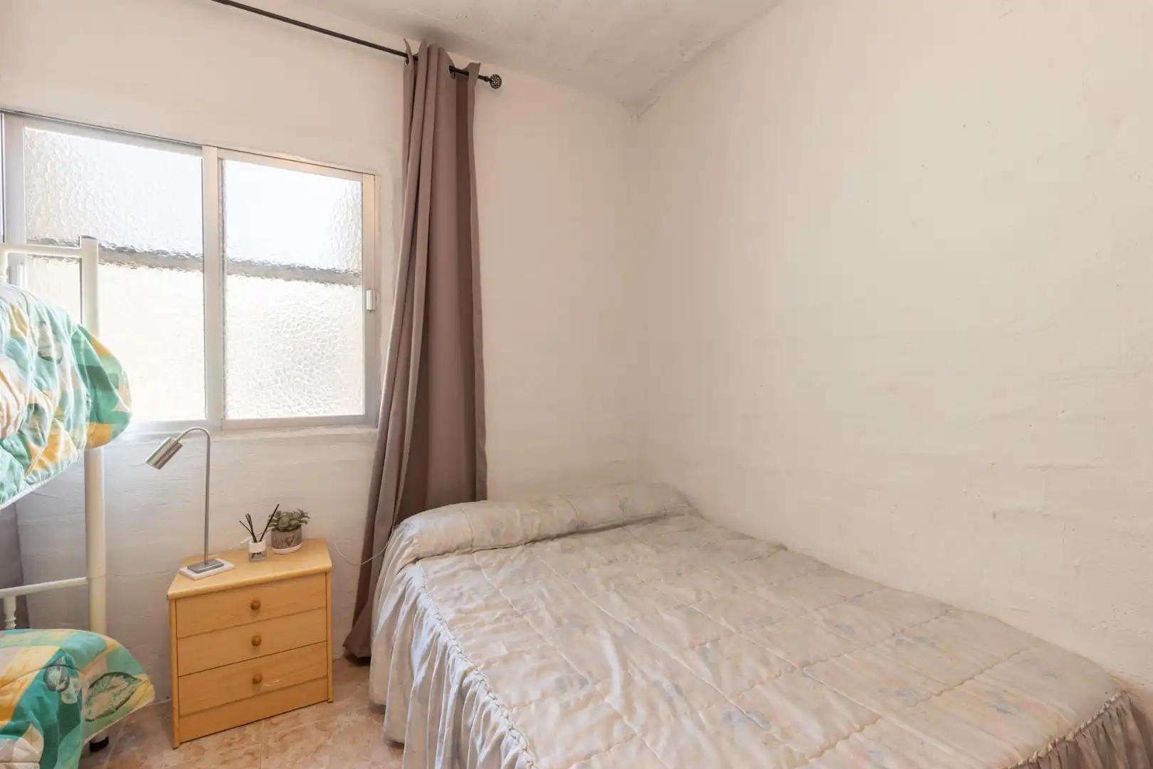 Habitación de Finca rústica en venta en Cogollos de la Vega con Jardín privado y Piscina