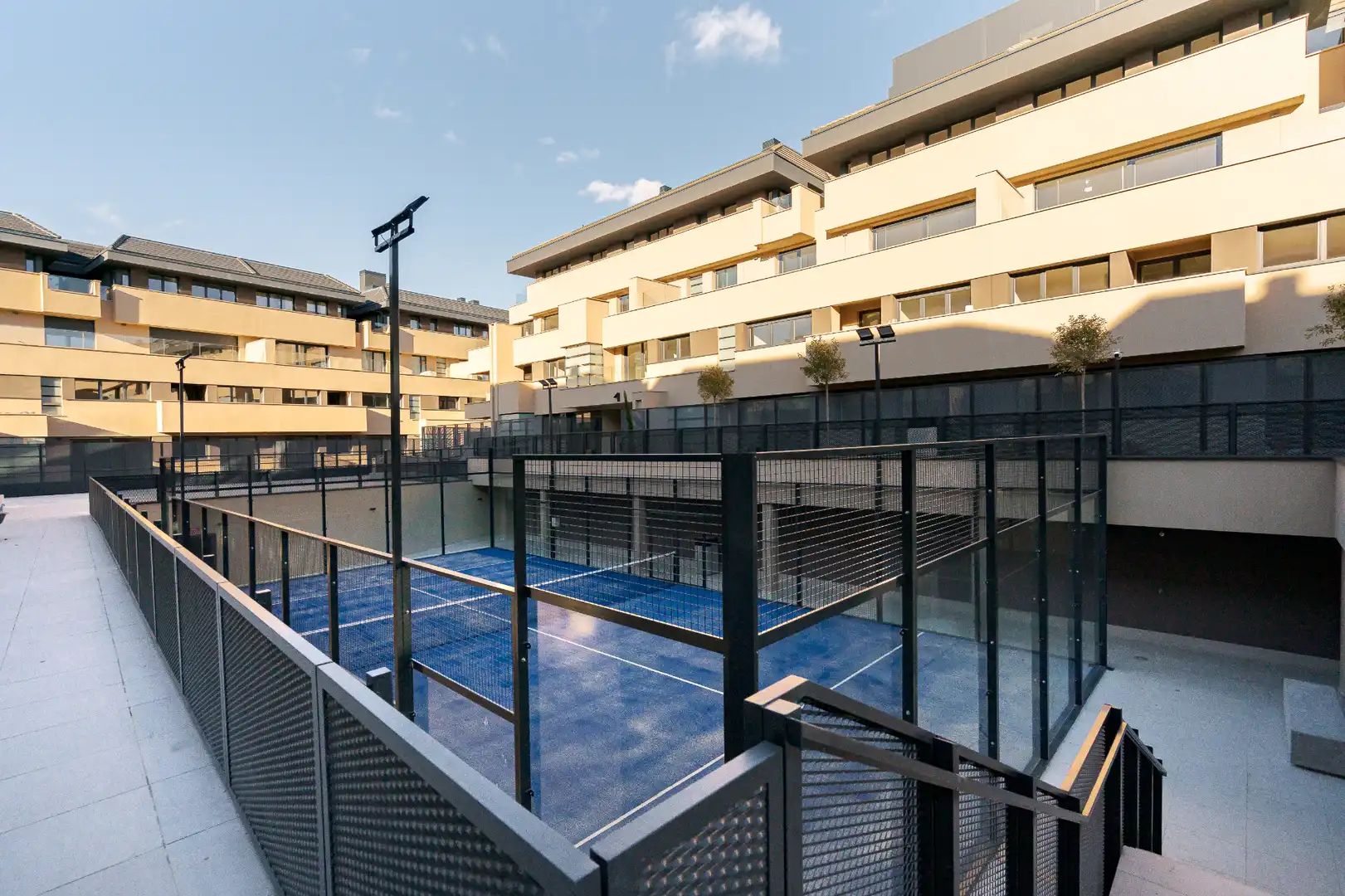 Vista exterior de Dúplex en venta en Colmenar Viejo con Aire acondicionado, Terraza y Trastero
