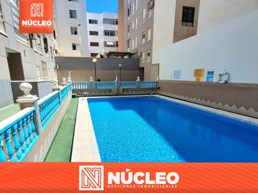 Pis amb piscina en venda a Calle San Miguel de Salinas 5