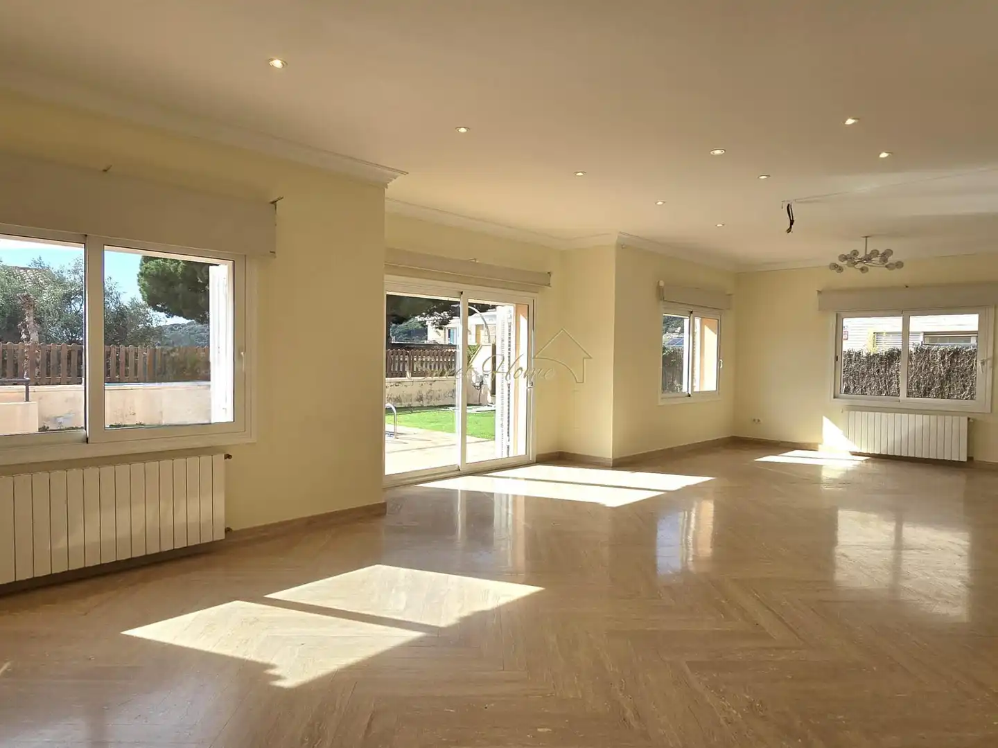 Sala d'estar de Casa o xalet en venda en Vilassar de Dalt amb Aire condicionat, Calefacció i Jardí privat