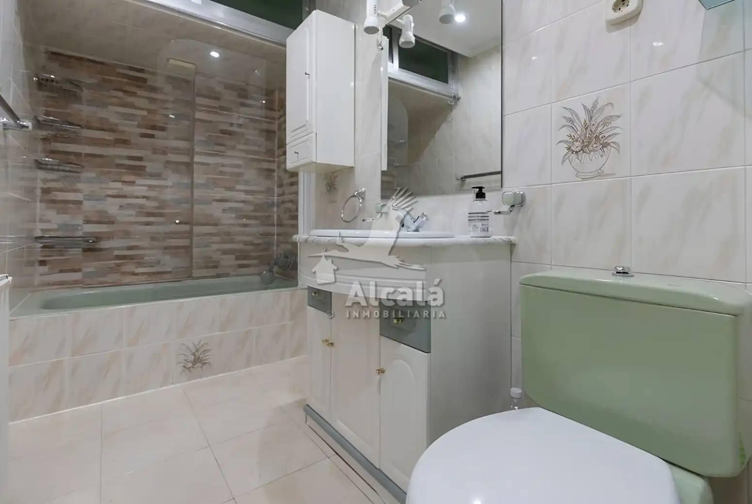 Bathroom of Flat for sale in Alcalá de Henares  with Air Conditioner, Heating and Terrace