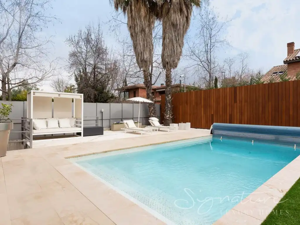 Swimming pool of Houses for sale in Sant Cugat del Vallès  with Air Conditioner, Heating and Private garden