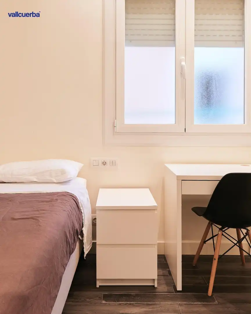Bedroom of Flat for sale in Barcelona  with Air Conditioner, Heating and Balcony