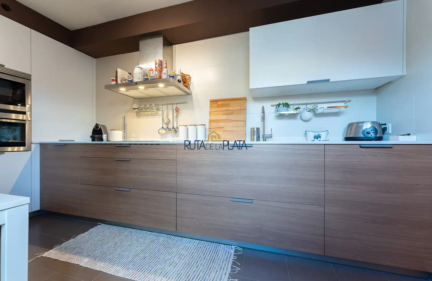 Cocina de Casa adosada en venta en Roales con Calefacción, Jardín privado y Alarma