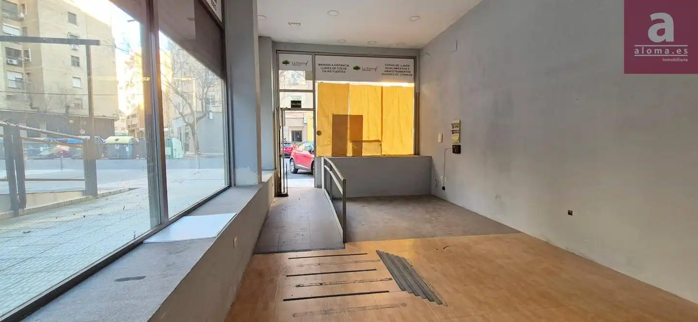 Geschaftsraum zur Miete in Avenida de Portugal, Centro