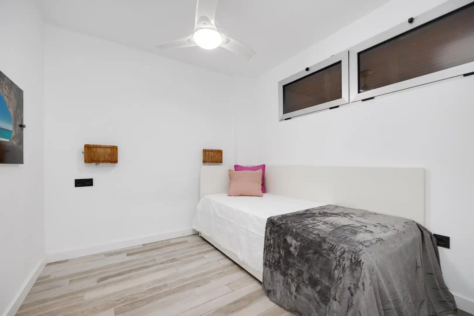 Dormitori de Apartament en venda en Torrevieja amb Terrassa, Traster i Piscina comunitària