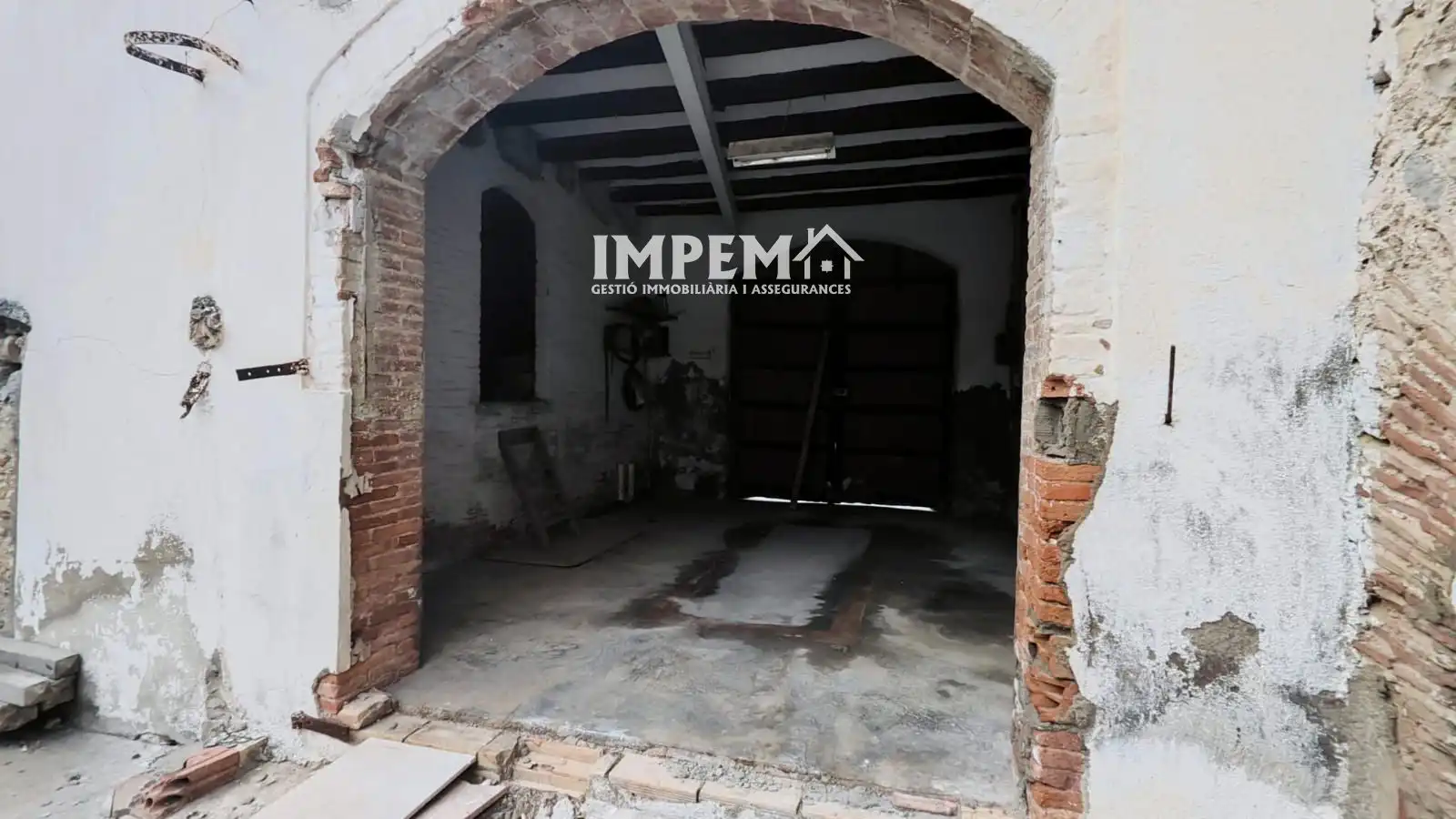 Edifici en venda en Santa Fe del Penedès
