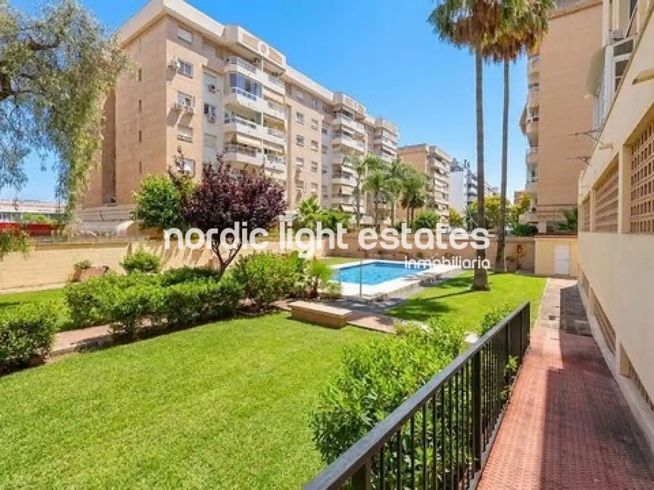 Außenansicht von Wohnung zum Verkauf in Málaga mit Terrasse, Schwimmbad und Möbliert