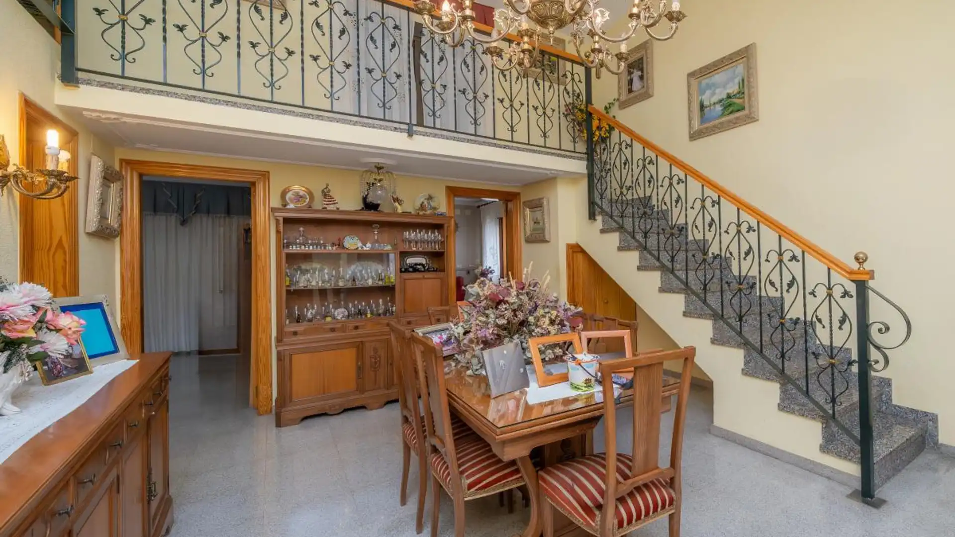 Casa adosada en venta en Alicante / Alacant con Aire acondicionado, Calefacción y Jardín privado