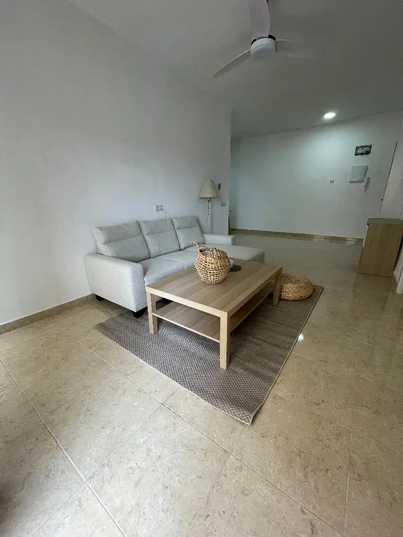 Flat for rent in Avenida de la Industria, 38, Centro