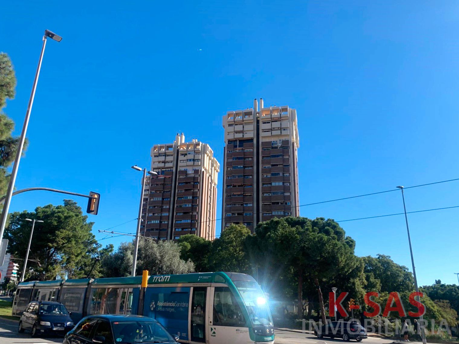 Vista exterior de Pis en venda en Esplugues de Llobregat amb Calefacció, Parquet i Forn