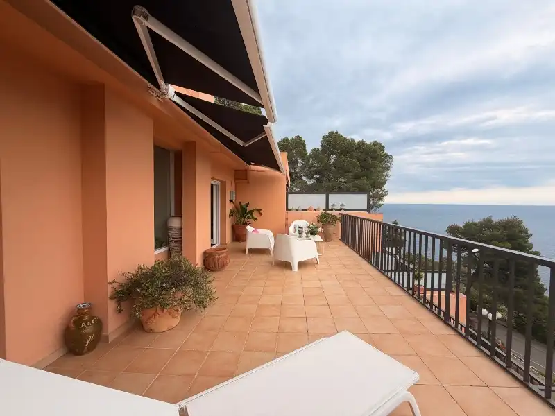 Casa amb terrassa en venda a Passeig de Pau Casals, imagen 2
