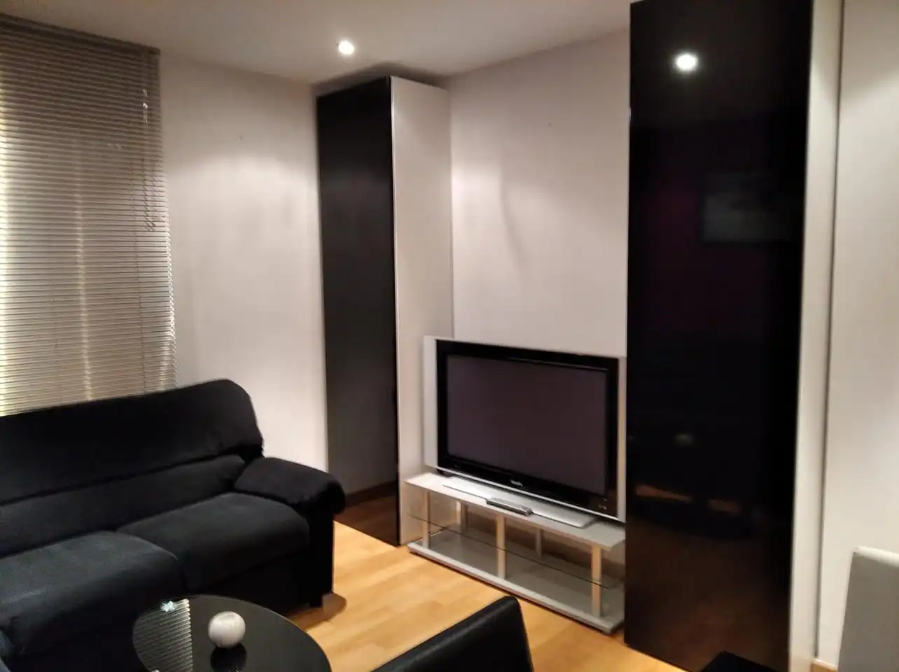 Wohnzimmer von Erdgeschoss zum Verkauf in Plasencia mit Möbliert