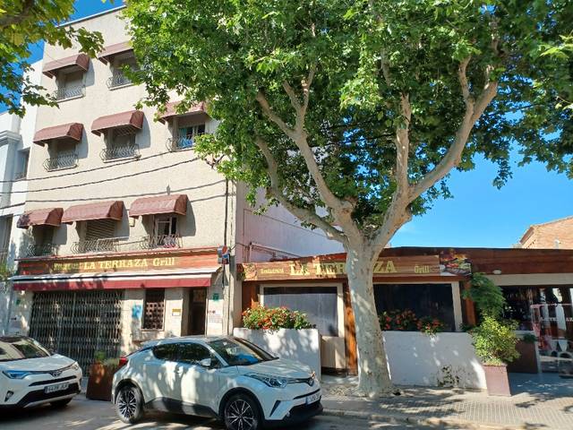 Edificio en Venta en Castelló d'Empúries