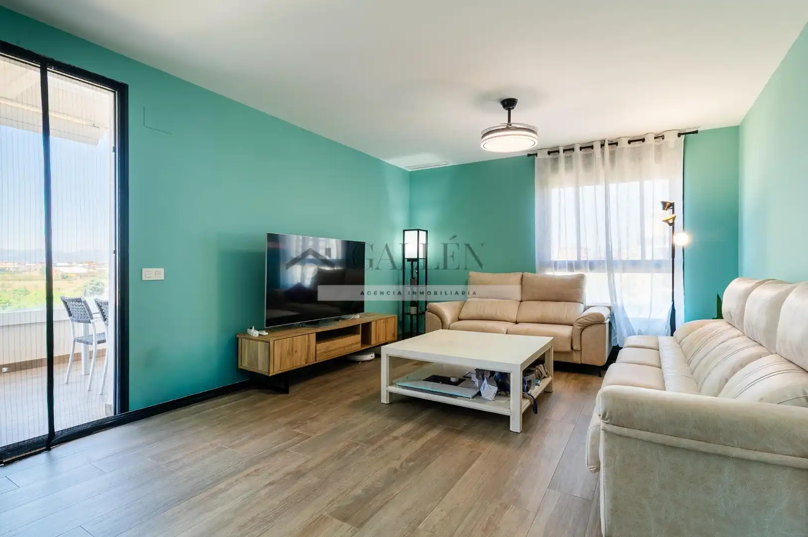 Sala de estar de Piso en venta en Castellón de la Plana / Castelló de la Plana con Aire acondicionado, Terraza y Trastero