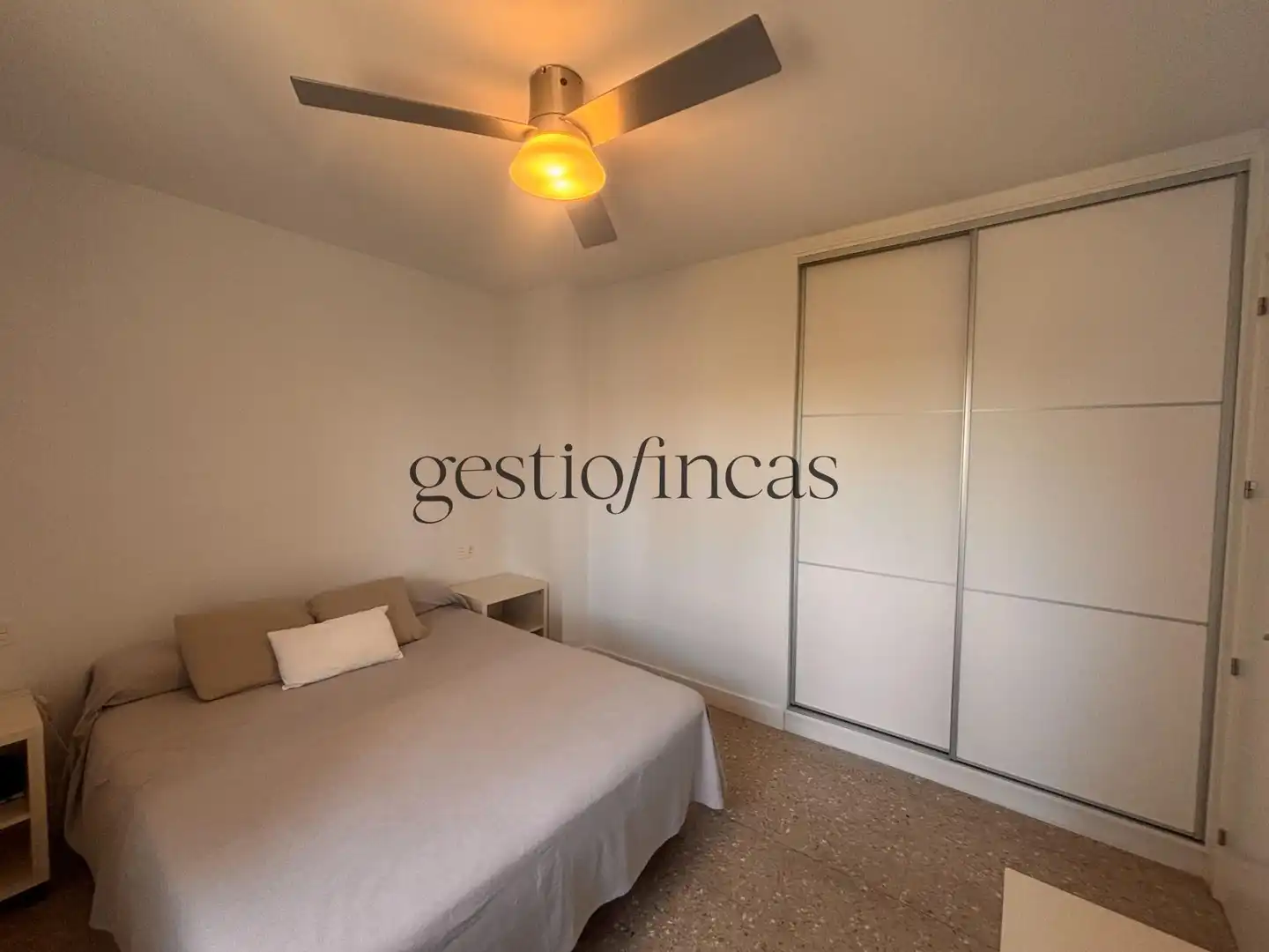 Habitación de Apartamento de alquiler en Cambrils con Aire acondicionado, Calefacción y Terraza