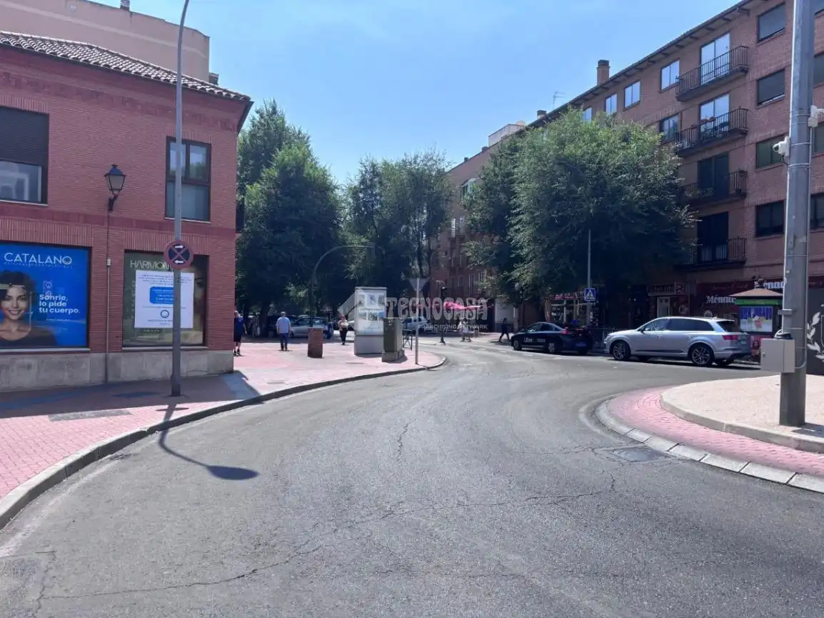 Außenansicht von Gebäude zur Miete in Alcalá de Henares