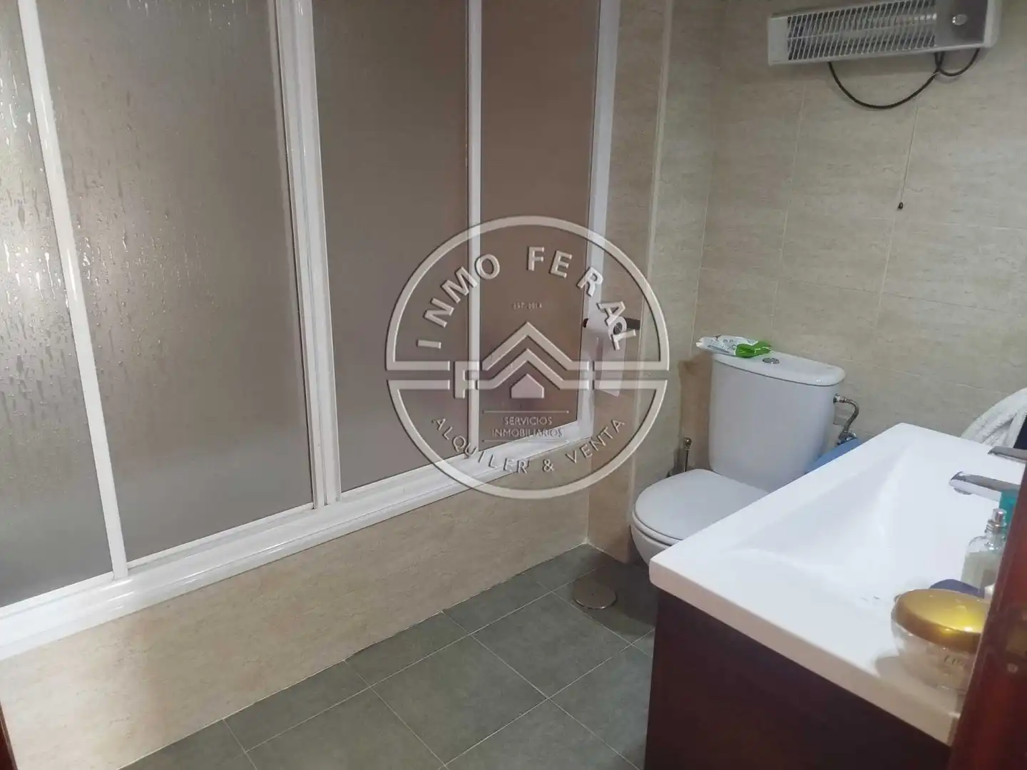 Bathroom of Flat for sale in Écija  with Air Conditioner, Heating and Parquet flooring