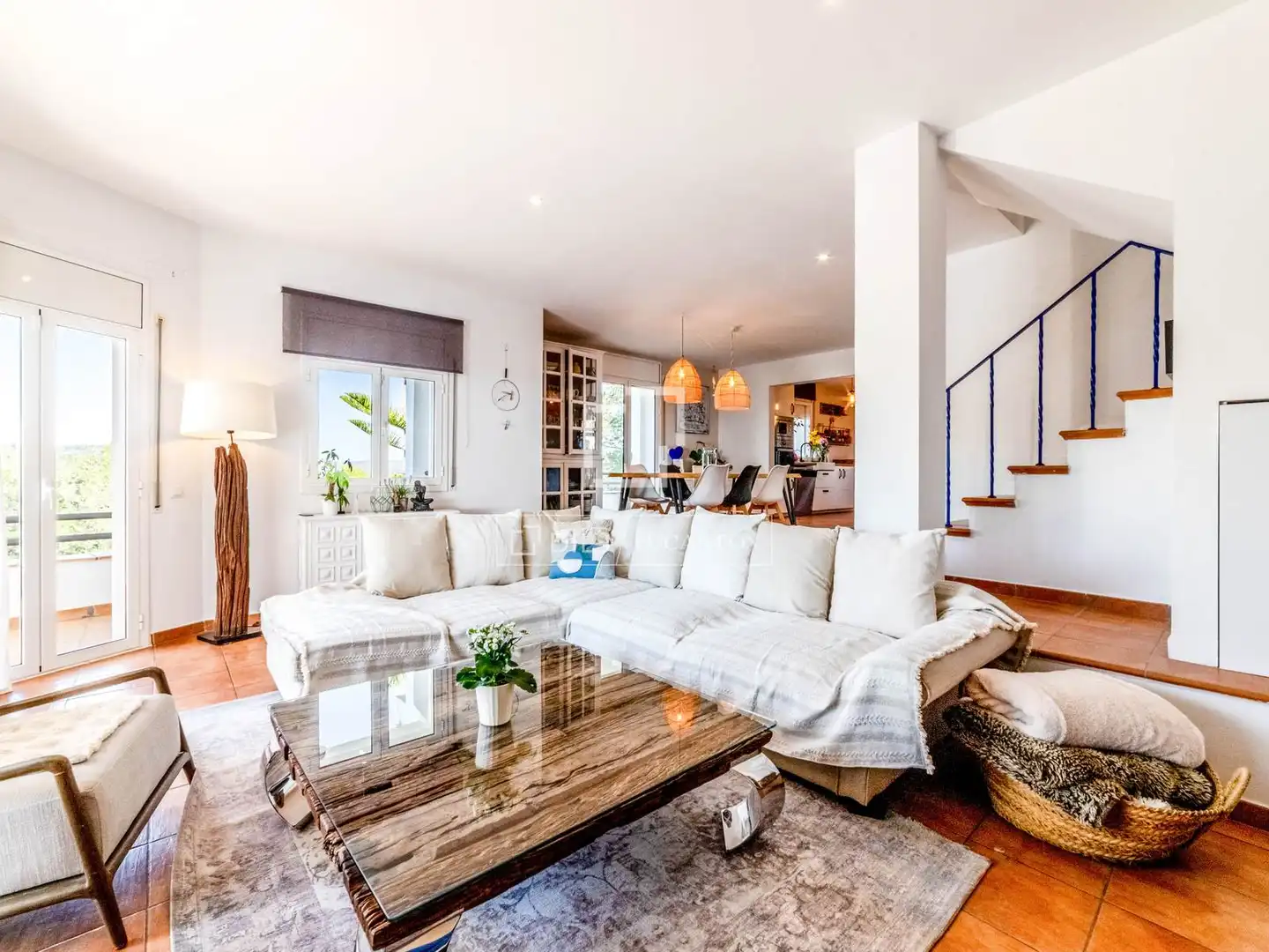 Sala d'estar de Casa o xalet en venda en Sant Pere de Ribes amb Aire condicionat, Jardí privat i Terrassa