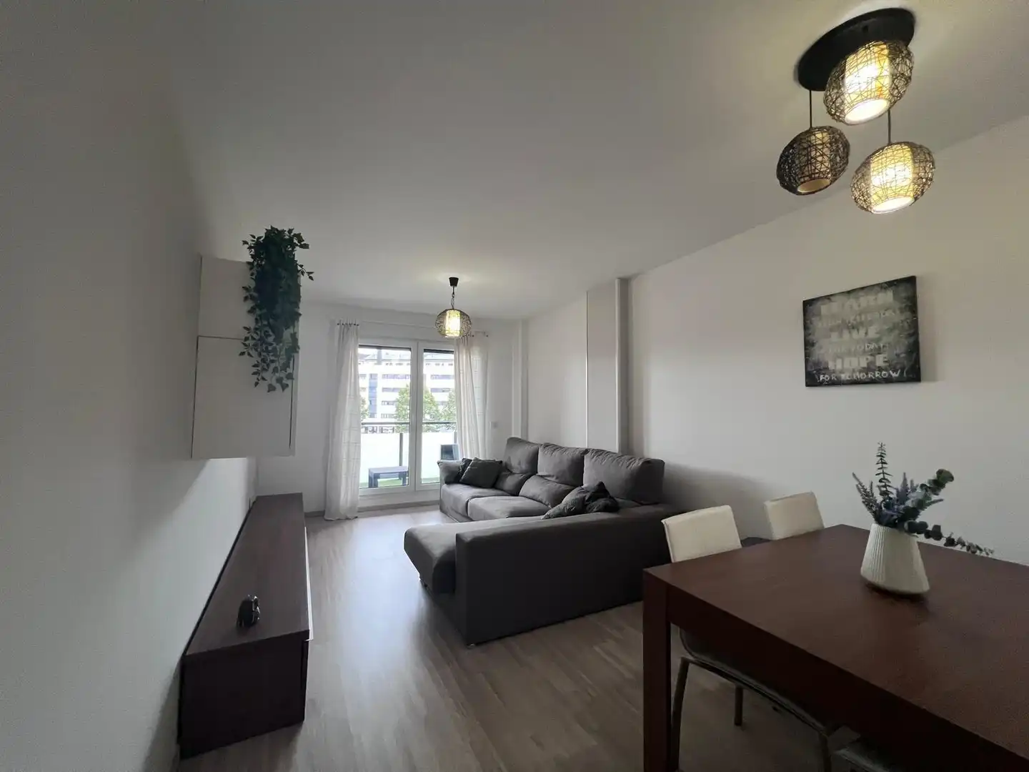 Sala de estar de Piso de alquiler en Oviedo  con Calefacción, Terraza y Trastero