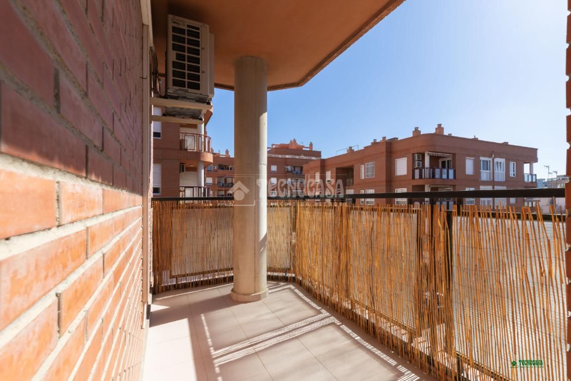 Terrassa de Pis en venda en  Almería Capital